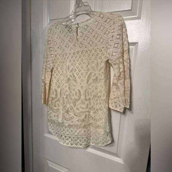 cb established 1962 Small Top Shirt Women's  3/4 Bell Sleeve Lace Hi Low Hem - Picture 6 of 6